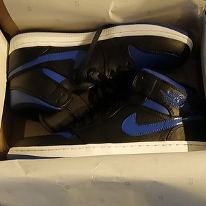 Jordan 1 Mid Royal Blue